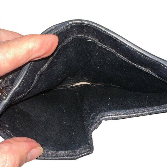 Bottega Veneta Calfskin Wallet - Picture 8 of 9